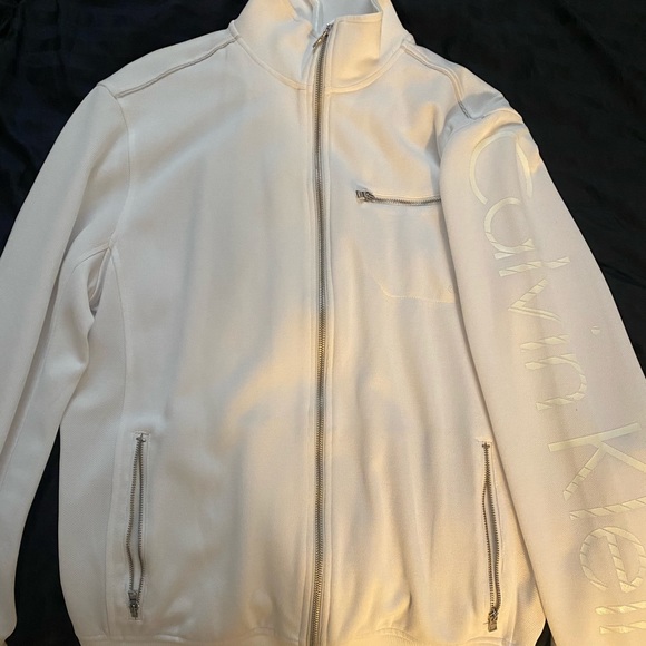 White Calvin Klein - Large - Picture 2 of 3